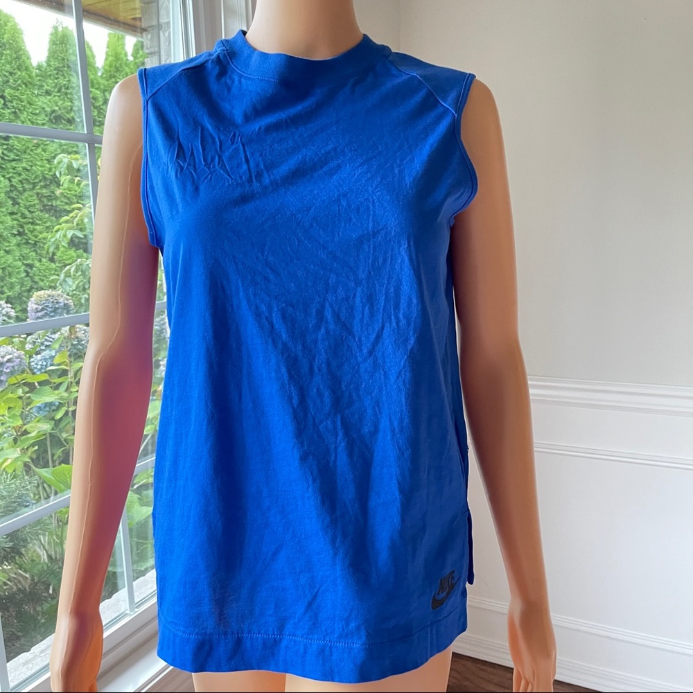 NWT Sleeveless Royal Blue Nike Top